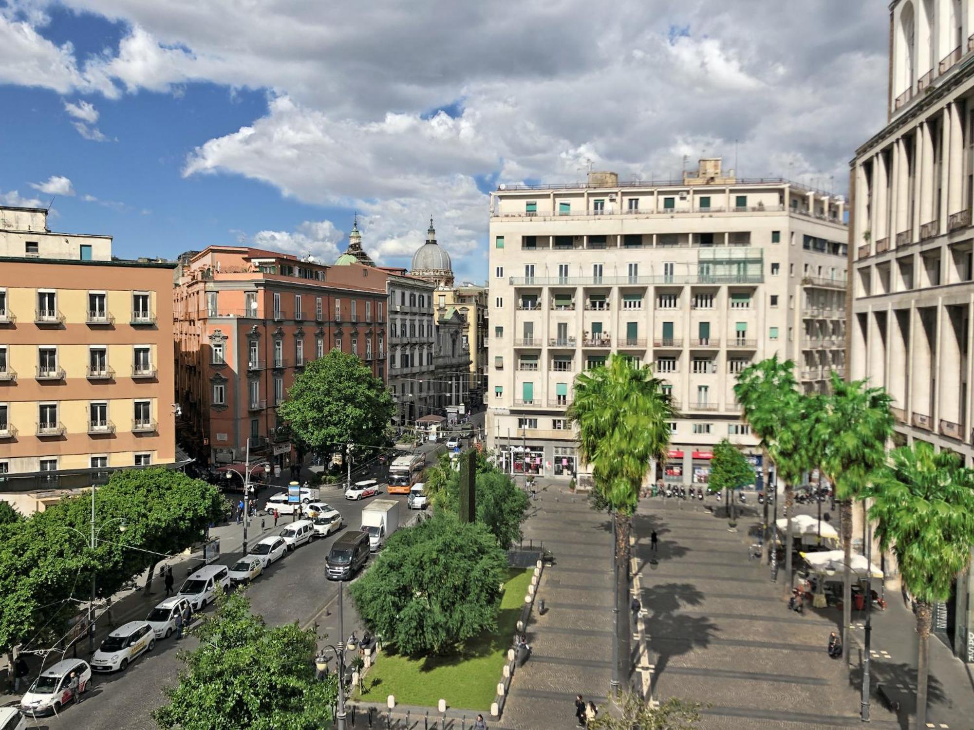 Hotel Piazza Carita Nápoles Exterior foto